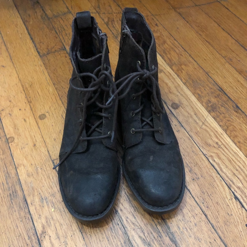 Born leather boots dark brown